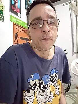 Snapshot of dinho_carioca chatting on October 24, 4:58 pm dinho carioca online show from October 24, 4:58 pm