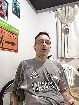 Snapshot of dinho_carioca chatting on October 26, 12:22 pm dinho carioca online show from October 26, 12:22 pm