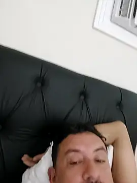 andrerj22 online show from October 6, 3:53 pm