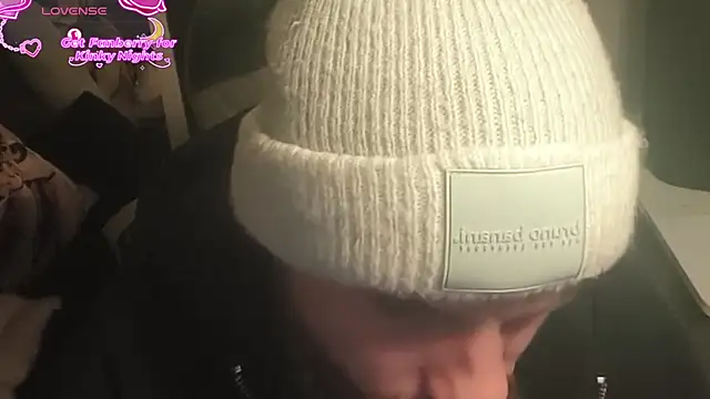 Snapshot of JuliCarl chatting on February 11, 1:54 am JuliCarl online show from February 11, 1:54 am