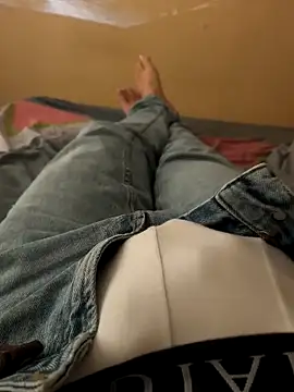 Snapshot of Normalludo0202 chatting on November 11, 2:50 pm Normalludo0202 online show from November 11, 2:50 pm