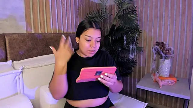 Snapshot of SadieFoster chatting on October 21, 12:50 pm SadieFoster online show from October 21, 12:50 pm