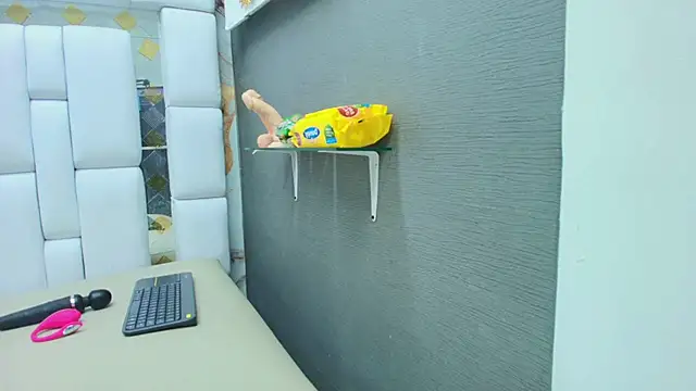 Snapshot of Lily__Rouse__ chatting on October 8, 2:25 pm Lily Rouse online show from October 8, 2:25 pm