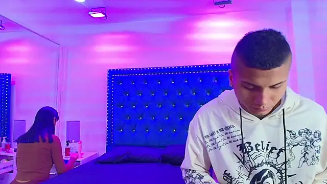 Damian and roxanne online show from November 10, 12:37 pm