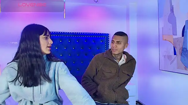 Snapshot of Damian_and_roxanne chatting on February 25, 12:37 pm Damian and roxanne online show from February 25, 12:37 pm