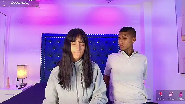 Snapshot of Damian_and_roxanne chatting on March 4, 12:33 pm Damian and roxanne online show from March 4, 12:33 pm