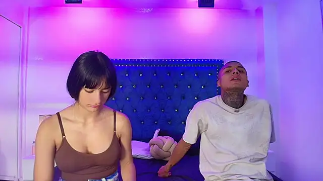 Snapshot of Damian_and_roxanne chatting on April 1, 1:41 pm Damian and roxanne online show from April 1, 1:41 pm