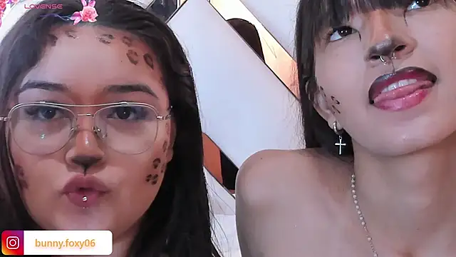 foxybunny online show from November 18, 12:05 am