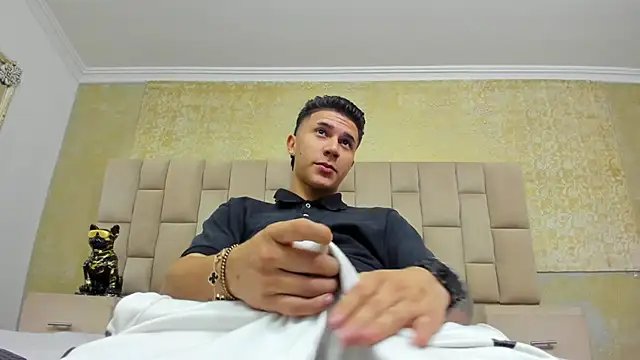 liaamsmiith  online show from November 16, 12:22 pm