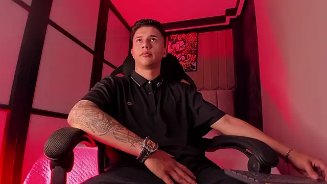 liaamsmiith  online show from March 10, 12:54 pm