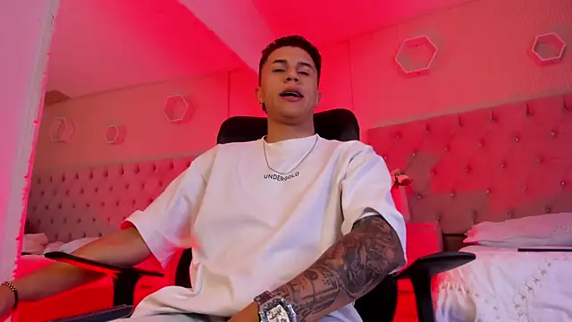 liaamsmiith  online show from March 31, 12:27 pm