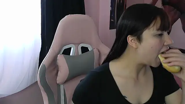 Zulema R1 online show from February 12, 1:06 pm