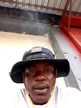 Snapshot of mojeemore chatting on January 13, 11:48 am mojeemore online show from January 13, 11:48 am