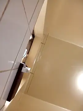 Snapshot of mojeemore chatting on January 18, 8:51 am mojeemore online show from January 18, 8:51 am