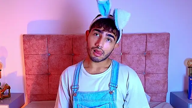 Ares Alpha online show from October 25, 6:57 pm