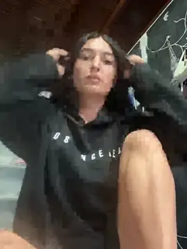 Snapshot of Scarlett_12 chatting on March 6, 12:12 pm Scarlett 12 online show from March 6, 12:12 pm