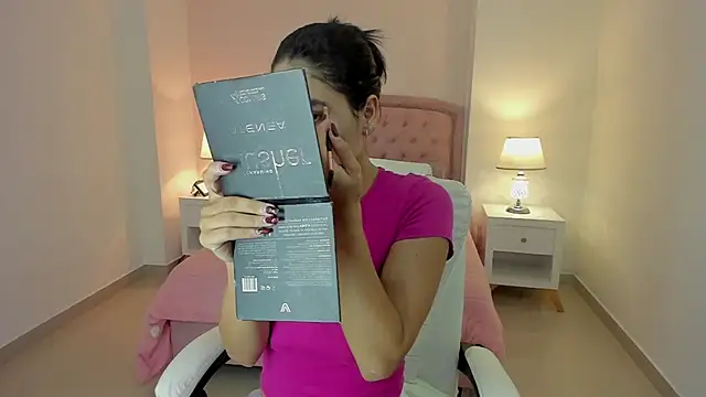 Snapshot of Scarlett_12 chatting on March 9, 12:20 pm Scarlett 12 online show from March 9, 12:20 pm