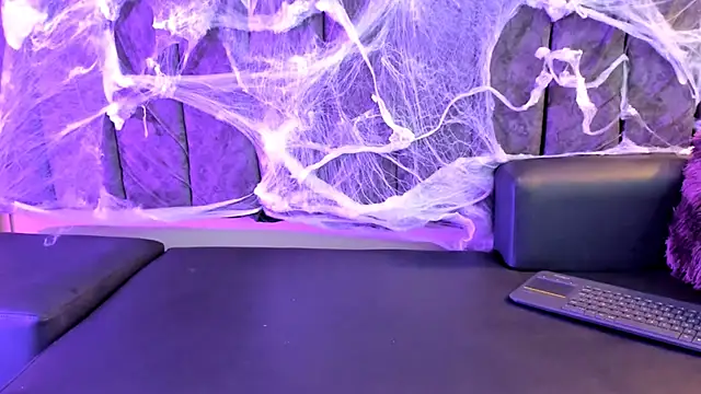 Rowan Mills online show from October 8, 8:17 pm