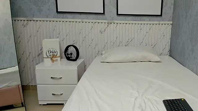 Scarleth horny online show from September 30, 10:48 pm