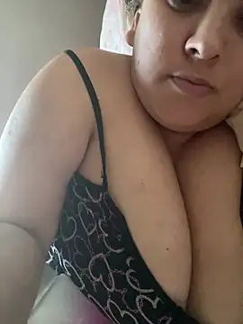 bruna438 online show from February 22, 9:35 pm