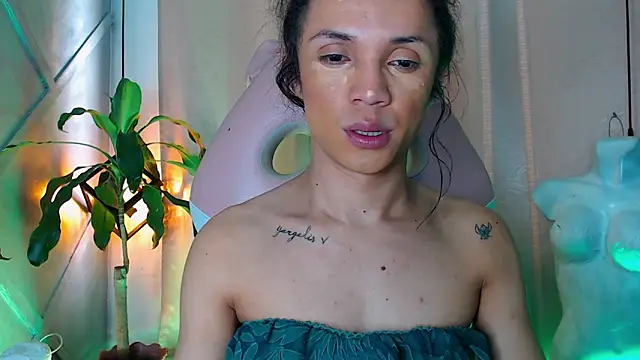 Cristal Gem1 online show from May 7, 11:48 am