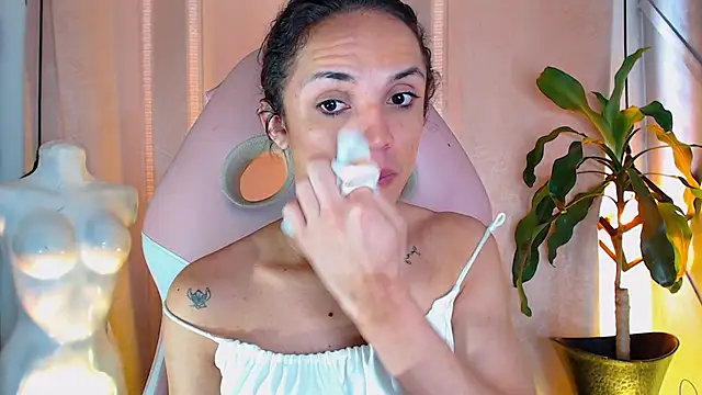 Cristal Gem1 online show from May 20, 12:00 pm