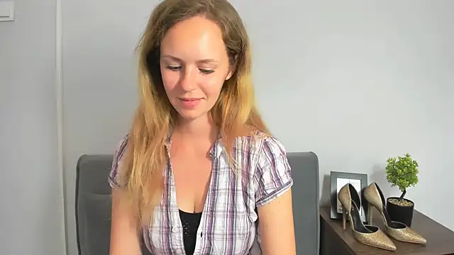 Snapshot of LyraHotty chatting on September 26, 4:22 pm LyraHotty online show from September 26, 4:22 pm