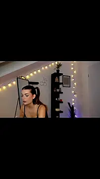 Snapshot of SophieFleur chatting on September 20, 11:33 am SophieFleur online show from September 20, 11:33 am