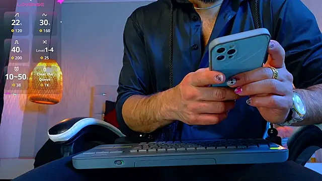 Thaiel Fosteer online show from October 4, 6:00 am