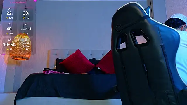 Thaiel Fosteer online show from November 18, 7:02 am