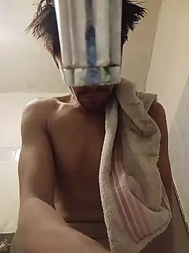 Snapshot of Lavz1995 chatting on January 12, 7:13 am Lavz1995 online show from January 12, 7:13 am