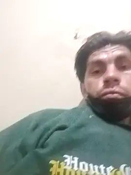 Snapshot of Lavz1995 chatting on January 14, 8:20 am Lavz1995 online show from January 14, 8:20 am