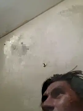 Snapshot of Lavz1995 chatting on February 3, 5:49 am Lavz1995 online show from February 3, 5:49 am