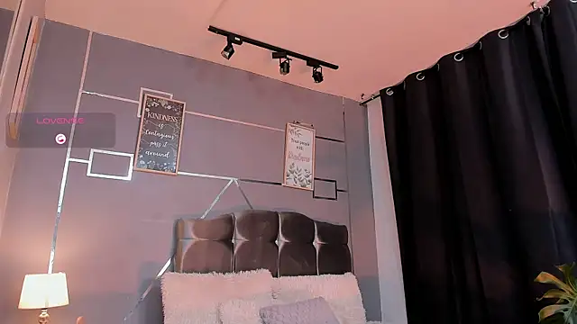 oliver mr  online show from December 19, 7:54 pm