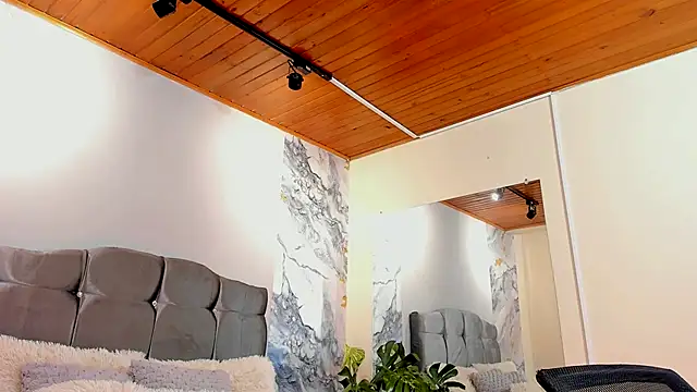 oliver mr  online show from January 6, 8:01 pm