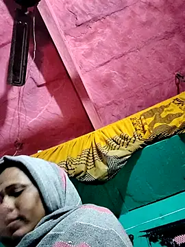 Snapshot of Pooja750 chatting on November 9, 11:58 pm Pooja750 online show from November 9, 11:58 pm