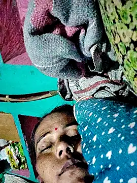 Snapshot of Pooja750 chatting on November 13, 6:51 pm Pooja750 online show from November 13, 6:51 pm