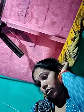 Snapshot of Pooja750 chatting on November 17, 10:26 pm Pooja750 online show from November 17, 10:26 pm