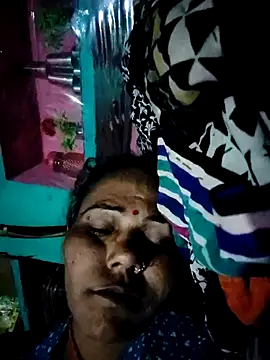 Snapshot of Pooja750 chatting on November 27, 11:18 pm Pooja750 online show from November 27, 11:18 pm