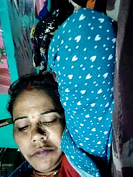 Snapshot of Pooja750 chatting on November 29, 8:01 pm Pooja750 online show from November 29, 8:01 pm