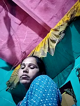 Snapshot of Pooja750 chatting on December 14, 6:23 pm Pooja750 online show from December 14, 6:23 pm