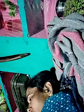 Snapshot of Pooja750 chatting on December 16, 2:11 pm Pooja750 online show from December 16, 2:11 pm