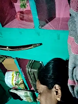 Snapshot of Pooja750 chatting on December 17, 2:23 pm Pooja750 online show from December 17, 2:23 pm