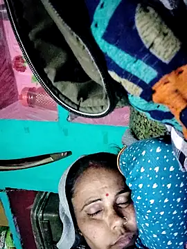 Snapshot of Pooja750 chatting on December 21, 4:47 pm Pooja750 online show from December 21, 4:47 pm