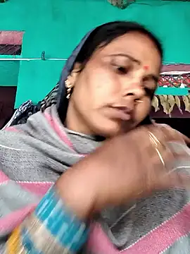 Snapshot of Pooja750 chatting on December 22, 4:53 am Pooja750 online show from December 22, 4:53 am