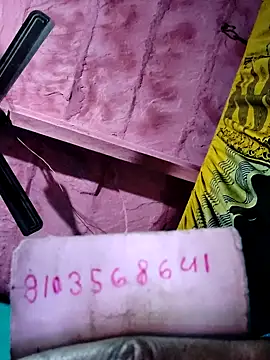 Snapshot of Pooja750 chatting on January 6, 11:07 pm Pooja750 online show from January 6, 11:07 pm