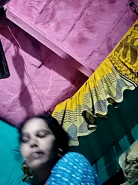 Snapshot of Pooja750 chatting on January 13, 10:37 pm Pooja750 online show from January 13, 10:37 pm