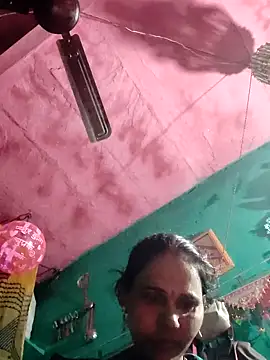 Snapshot of Pooja750 chatting on January 14, 4:45 pm Pooja750 online show from January 14, 4:45 pm