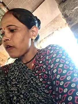 Snapshot of Pooja750 chatting on January 16, 6:28 am Pooja750 online show from January 16, 6:28 am