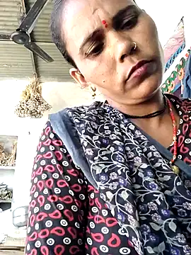 Snapshot of Pooja750 chatting on May 30, 6:54 am Pooja750 online show from May 30, 6:54 am